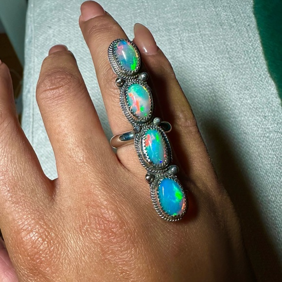 Opal ring - Picture 2 of 2
